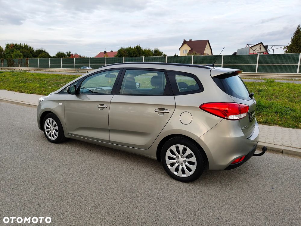 Kia Carens 1.7 CRDi M - 10