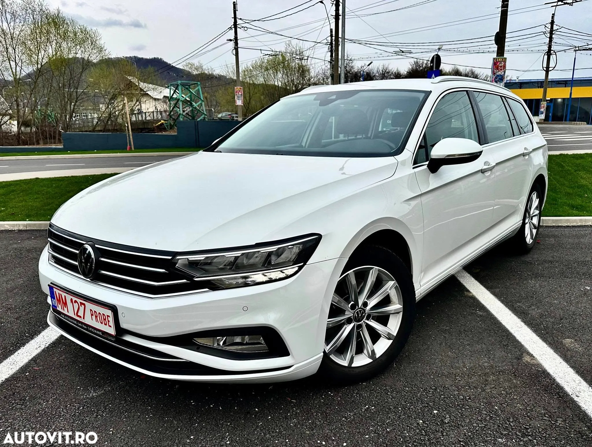 Volkswagen Passat Variant 2.0 TDI SCR DSG BlueMotion Highline - 10
