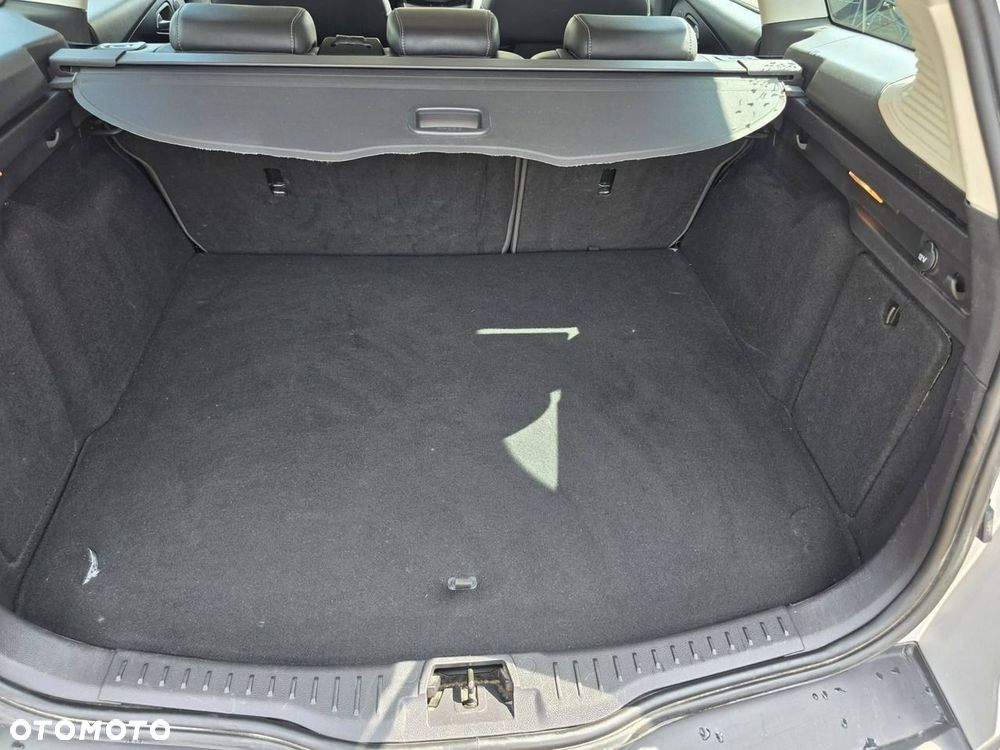 Ford Focus 1.6 TDCi DPF SYNC Edition - 28