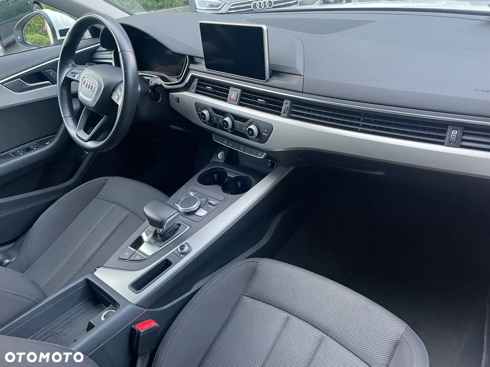 Audi A4 35 TFSI S tronic - 14
