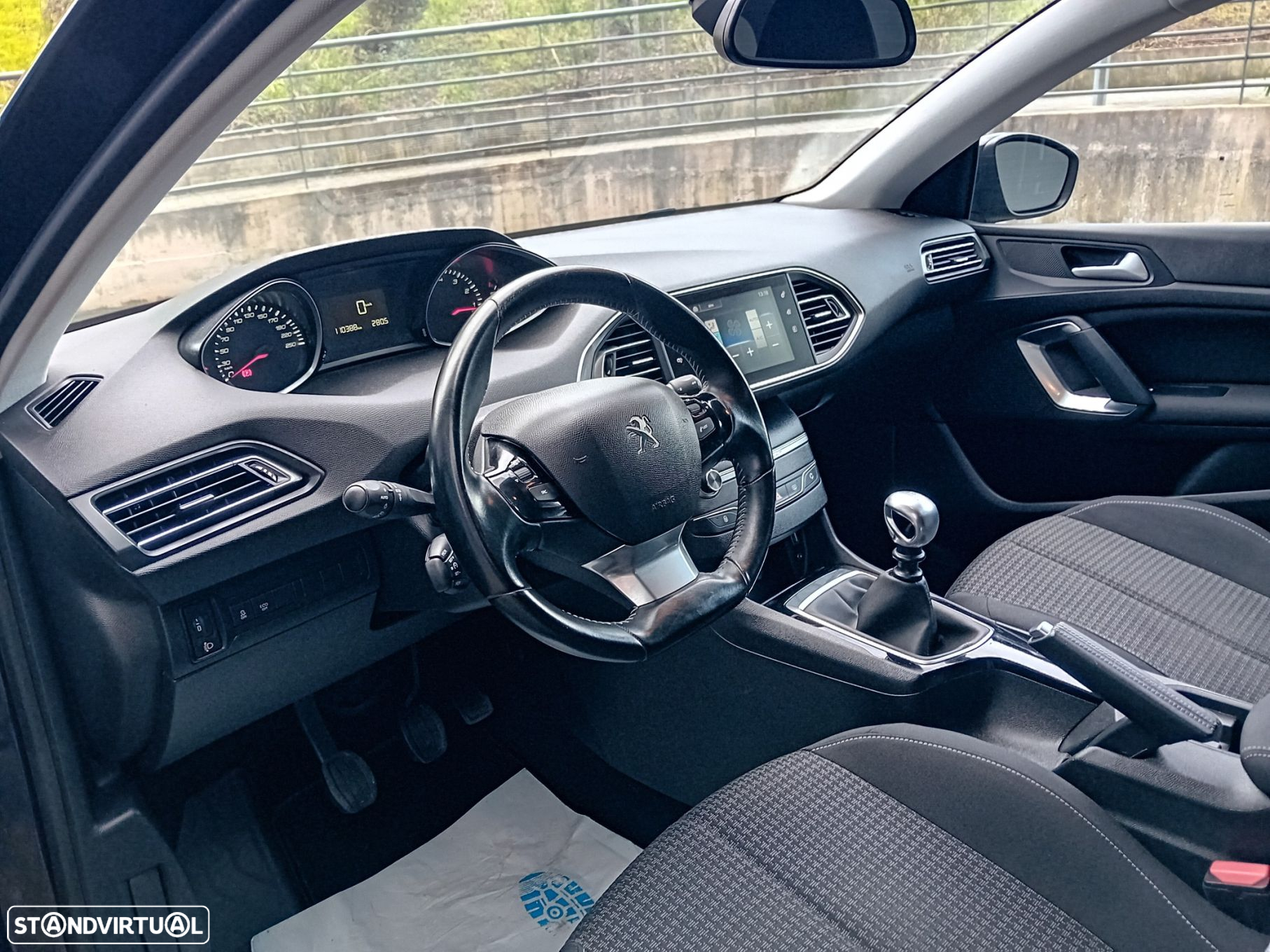 Peugeot 308 SW 1.2 PureTech Style - 16