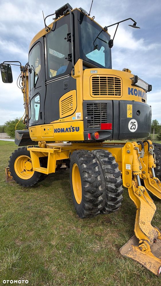 Komatsu 4x4x4 ramię łamane Koparka kołowa KOMATSU  PW98MR-8 10ton 4x4x4 ośki skrętne Ramię 3x łamane BEZ DPF i ADBLUE 4 cyl dodatkowe wyjścia hydr Pług Podpory 2012 szybka zwinna Prosto z importu 1 właściciel Cat TEREX Liebherr Wacker Pw 98 Mr 8 11 - 21