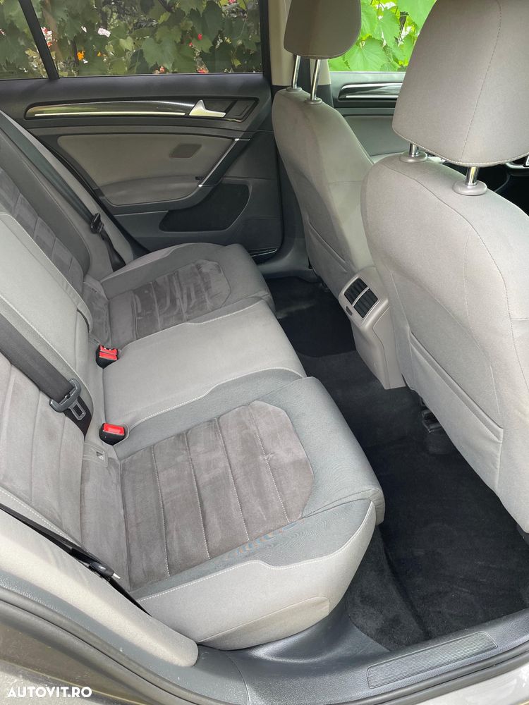 Volkswagen Golf - 9