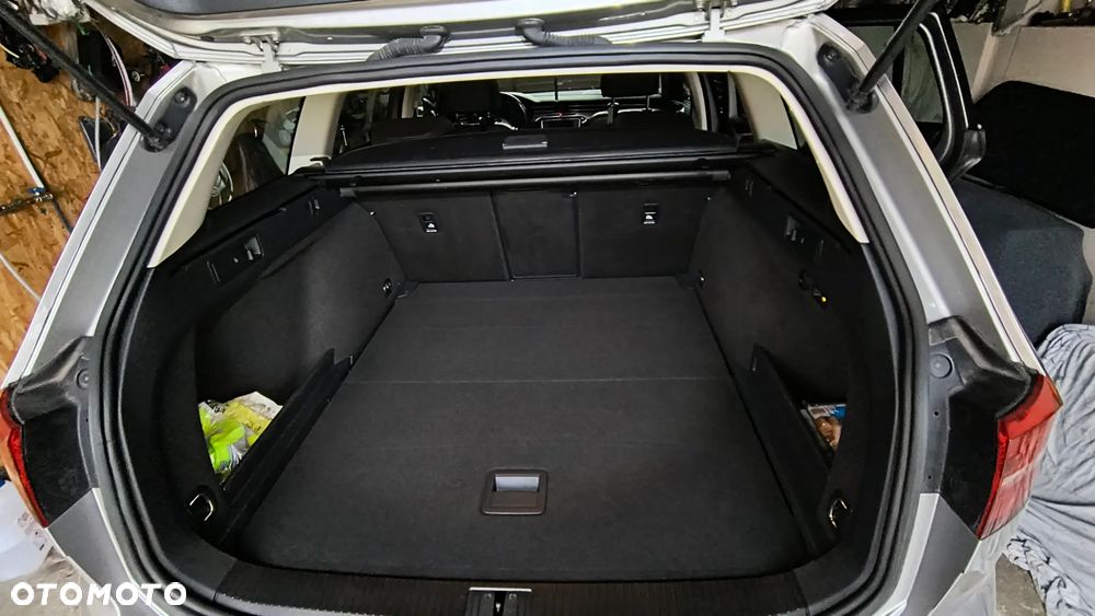 Volkswagen Passat 2.0 TDI (BlueMotion Technology) Highline - 23