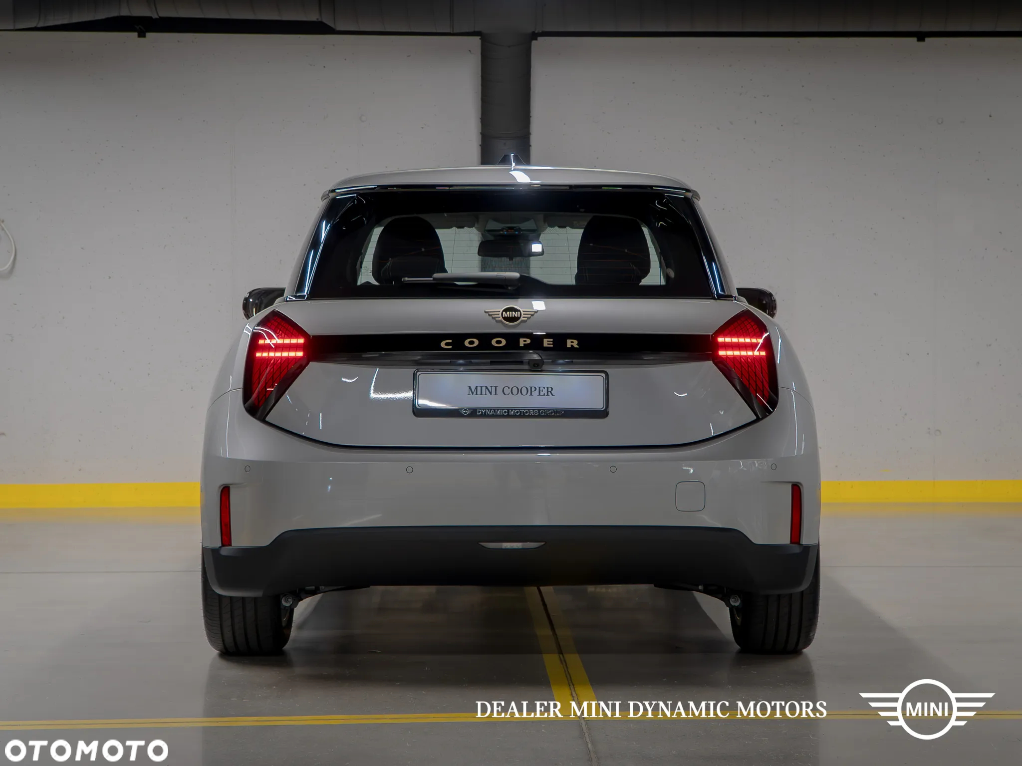 MINI Cooper E Essential Trim - 5