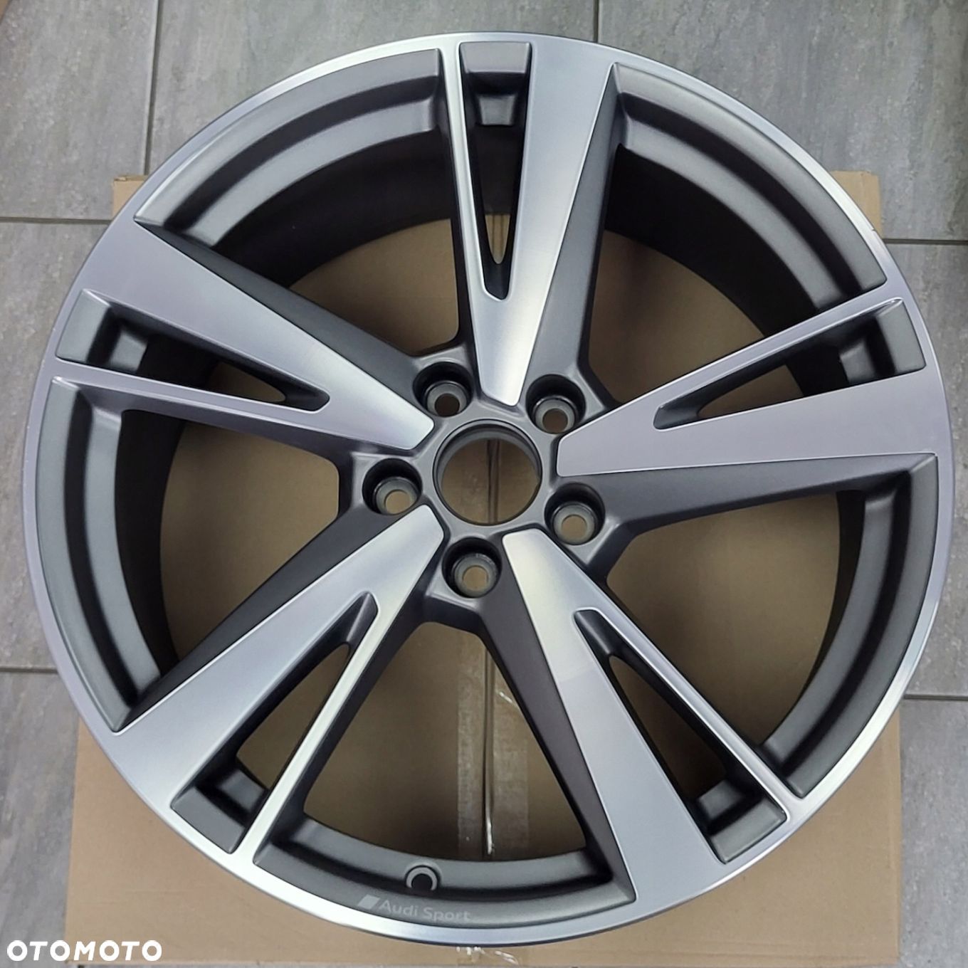 AUDI SPORT TT TTS 8S 9x19 ET52 5x112 8S0601025AL - 1