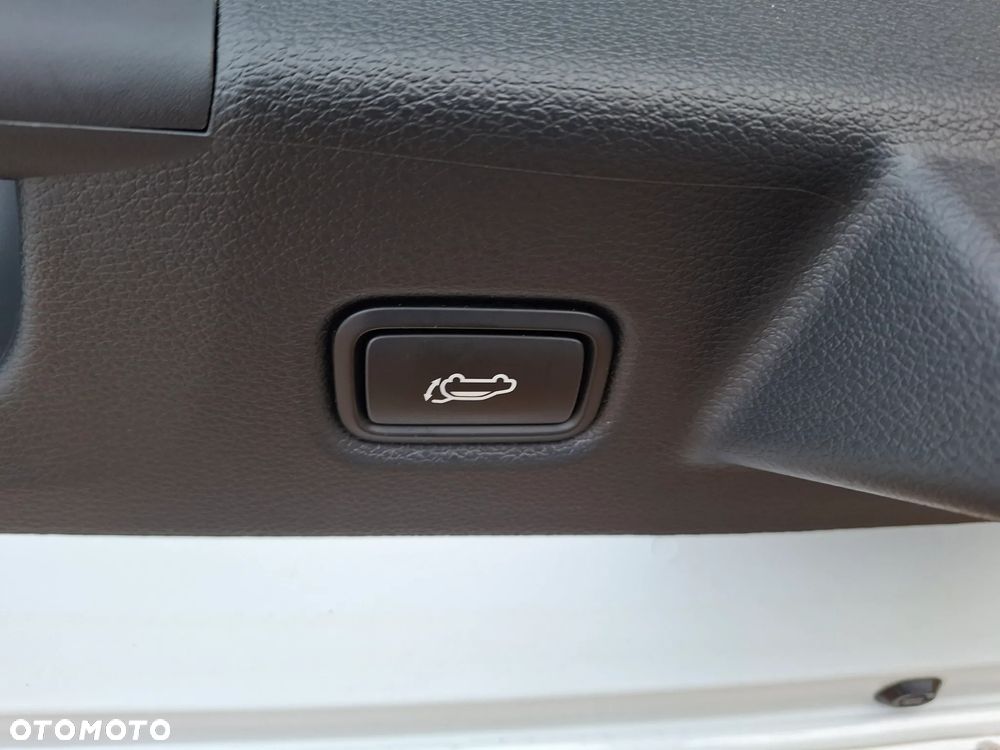Klapa pokrywa bagażnika kia xceed x-ceed 22+ gt-line kolor biały zwykły kod. HW - 7