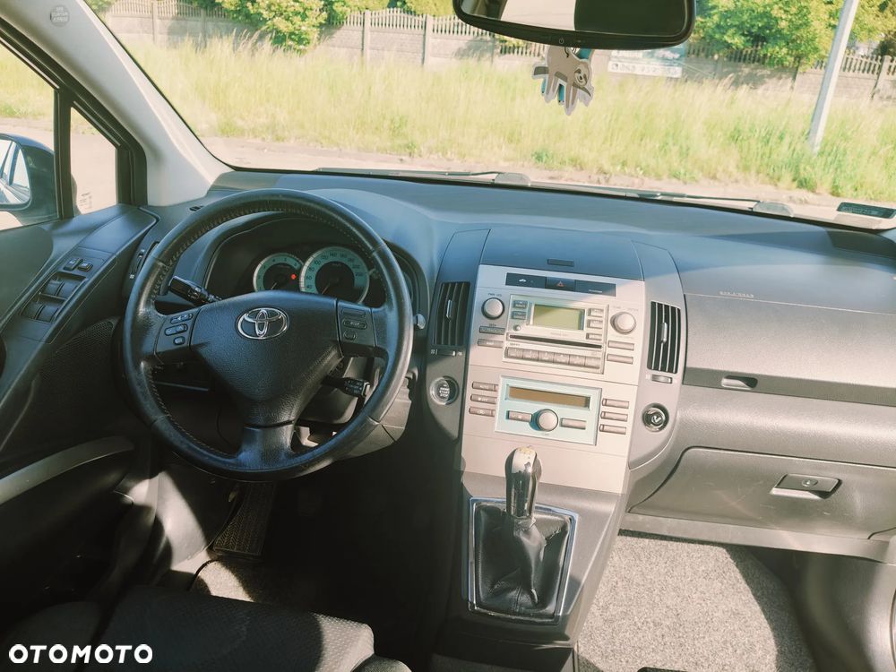 Toyota Corolla Verso 2.0 D-4D - 7