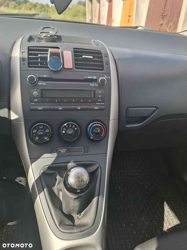 Toyota Auris 1.6 VVT-i Terra - 9