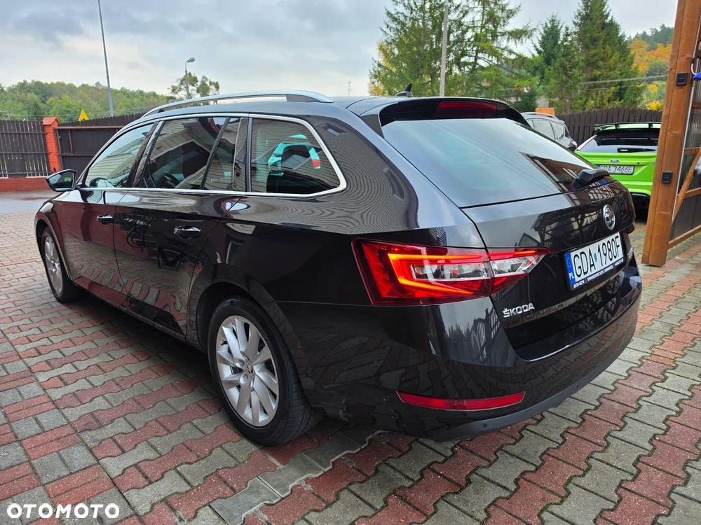 Skoda Superb 2.0 TDI DSG Premium Edition - 7