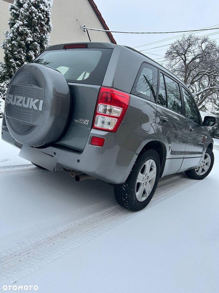 Suzuki Grand Vitara 2.0 - 4