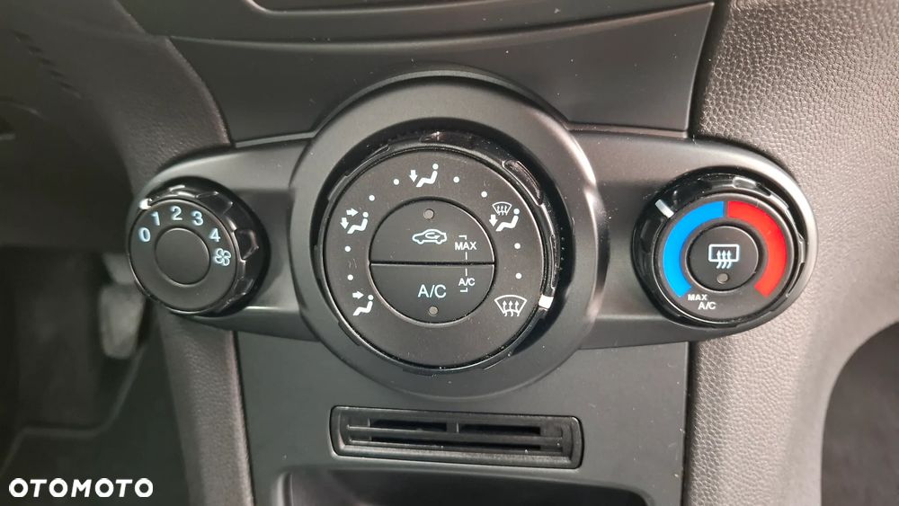 Ford Fiesta 1.25 Ambiente EU5 - 24