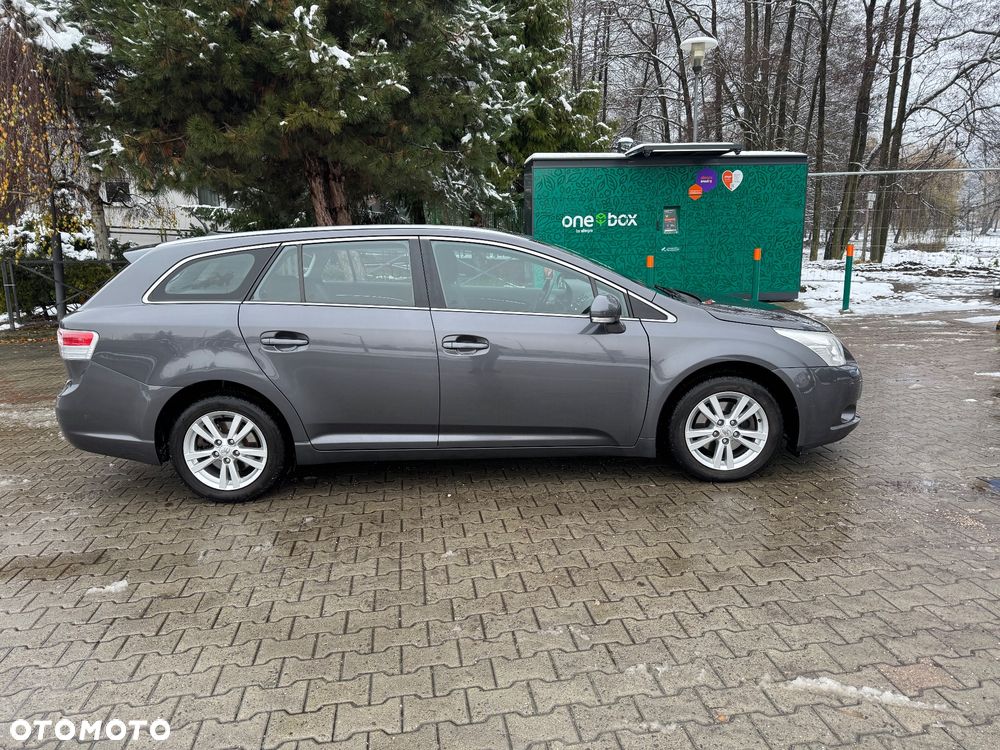 Toyota Avensis 1.8 Sol EU5 - 8
