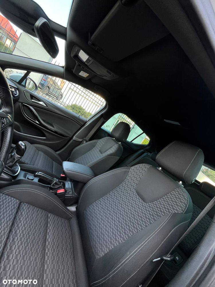 Opel Astra 1.4 T Elite - 9