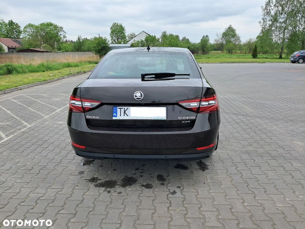Skoda Superb 2.0 TDI 4x4 L&K DSG - 5