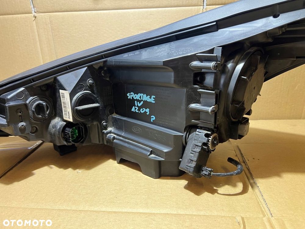 KIA SPORTAGE 4 IV LAMPA PRAWA PRZEDNIA PRAWY PRZÓD 92102-F1010 - 9