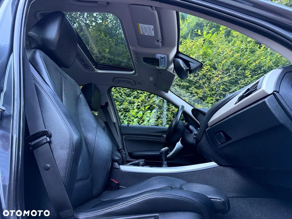 BMW Seria 1 120d Sport Line - 4