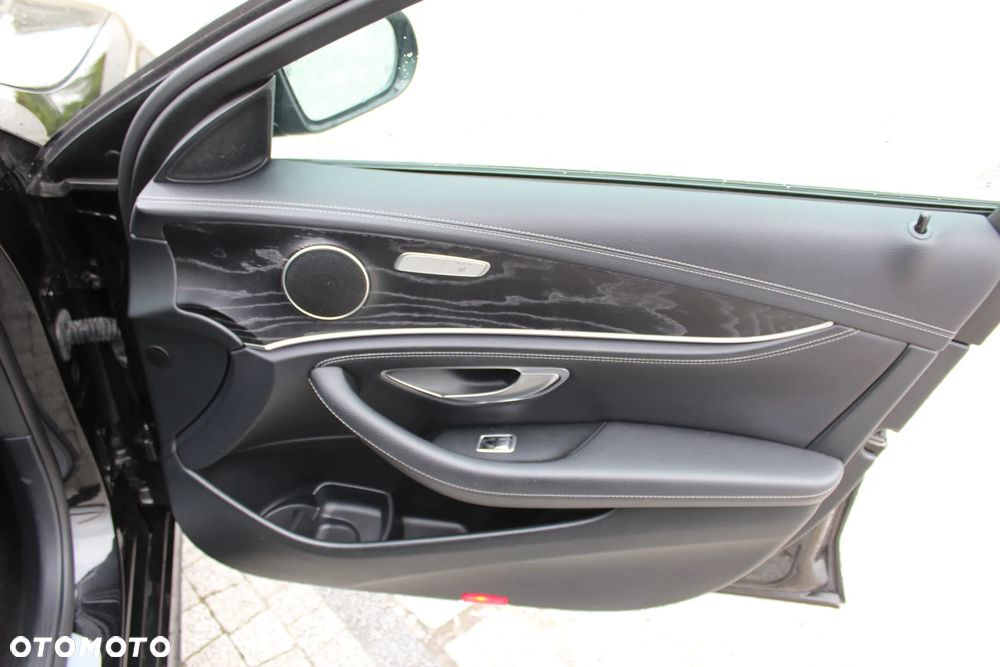 Mercedes-Benz Klasa E - 19