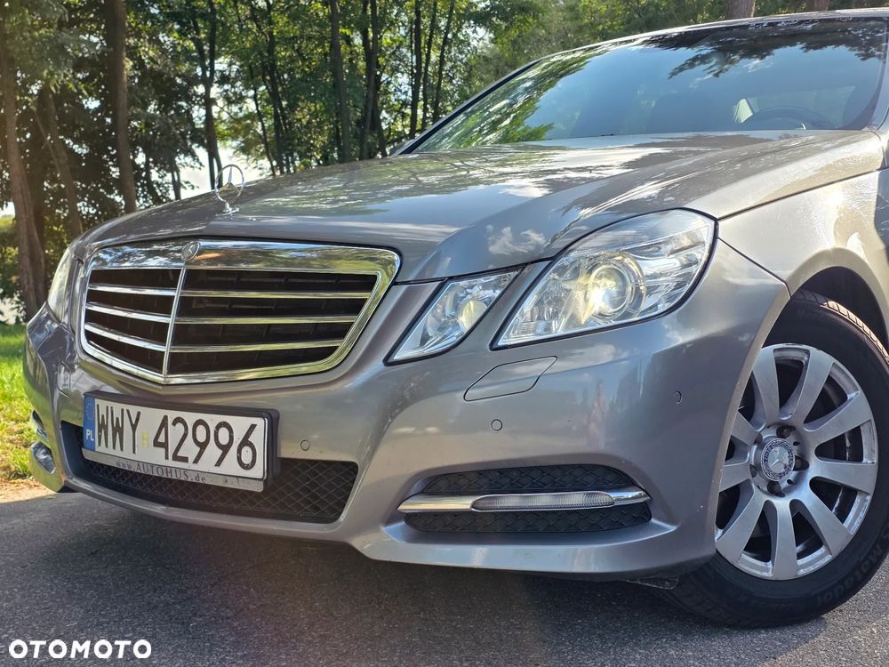 Mercedes-Benz Klasa E 300 CDI DPF BlueEFFICIENCY 7G-TRONIC Avantgarde - 4