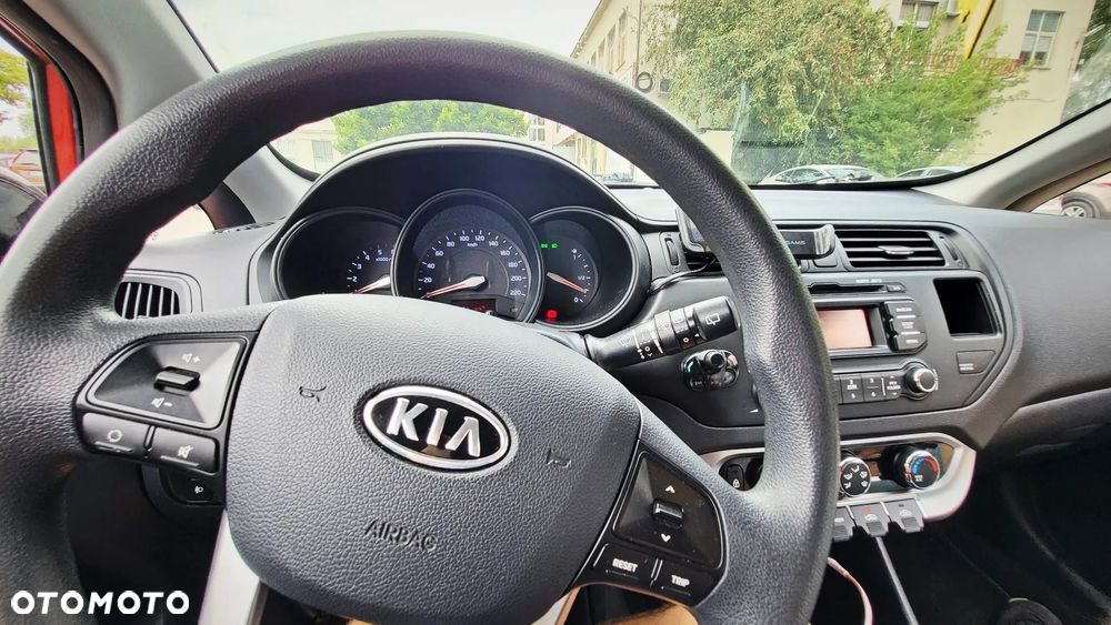 Kia Rio - 10