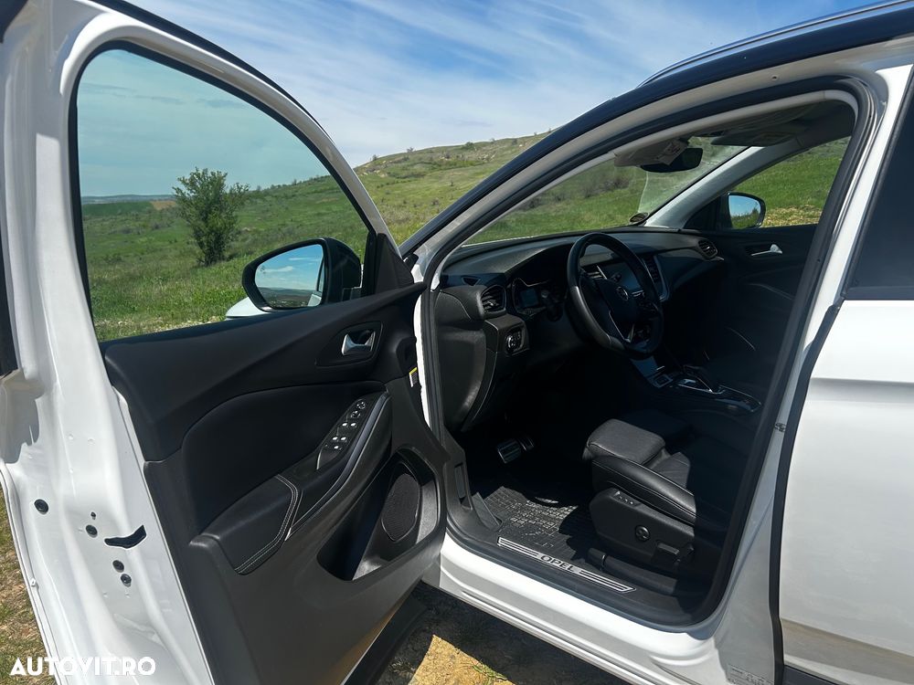 Opel Grandland X Plug-in-Hybrid4 1.6 DI Start/Stop Aut Business INNOVATION - 4