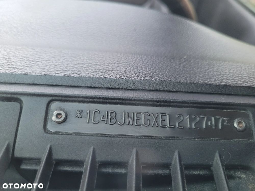 Jeep Wrangler 3.6 Unlim Sahara - 23