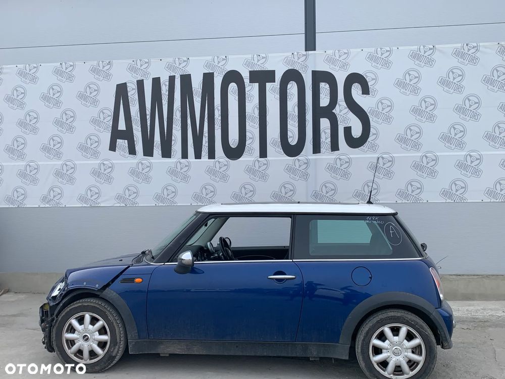 MINI COOPER 2003 *SAMOCHÓD NA CZĘŚCI* 4633 INDI BLUE (862) MASKA, LAMPA, DRZWI, LUSTERKO, ZDERZAK, GRILL, BŁOTNIK, KLAPA, BELKA, DESKA, FOTELE, KANAPA, ĆWIARTKA KIEROWNICA, TARCZE, ZACISKI, ZAWIESZENIE, KOMPLETNY PRZÓD, KOMPLETNY TYŁ, LICZNIK, ZEGARY, PRAWE LEWE PRZÓD TYŁ - 1
