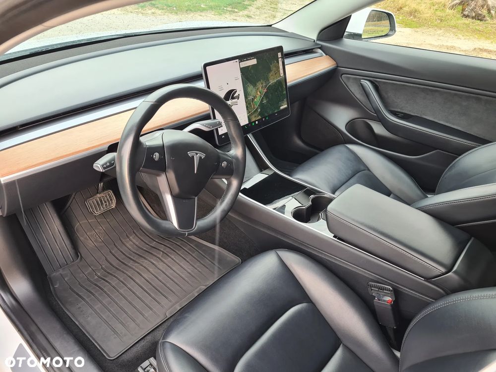 Tesla Model 3 - 13