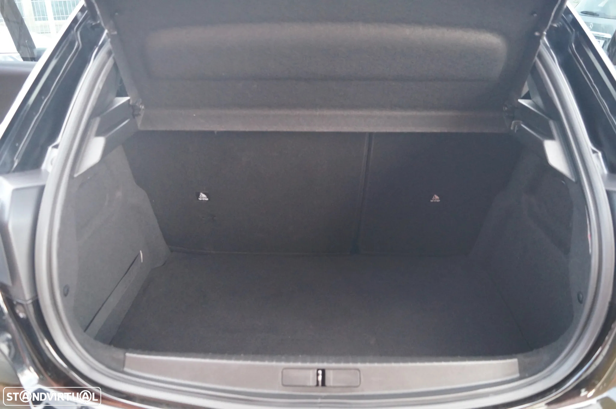 Peugeot 208 1.2 PureTech Allure - 12
