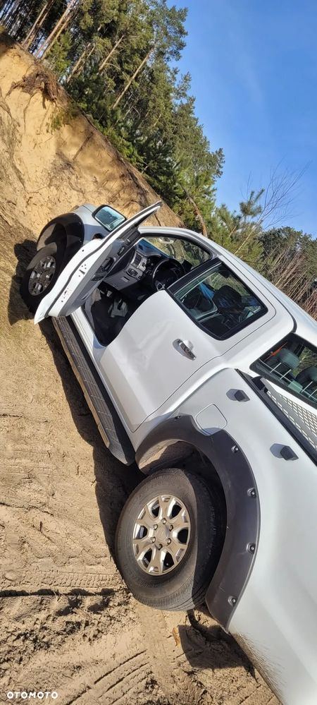 Ford Ranger 2.2 TDCi 4x4 DC XLT - 24