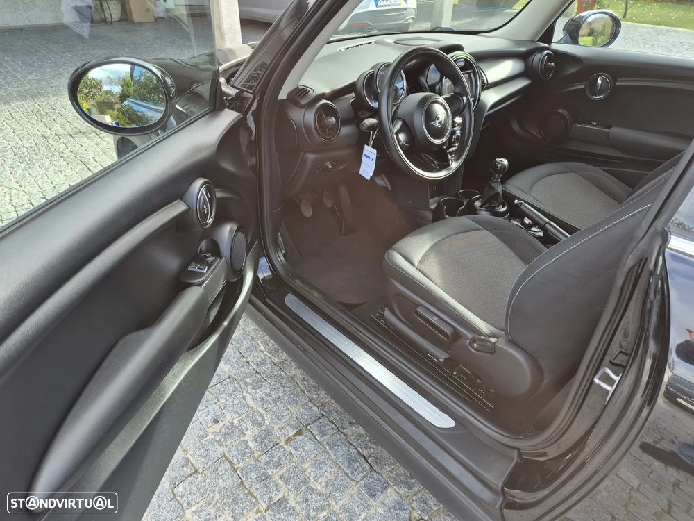 MINI 3 Portas One D - 13