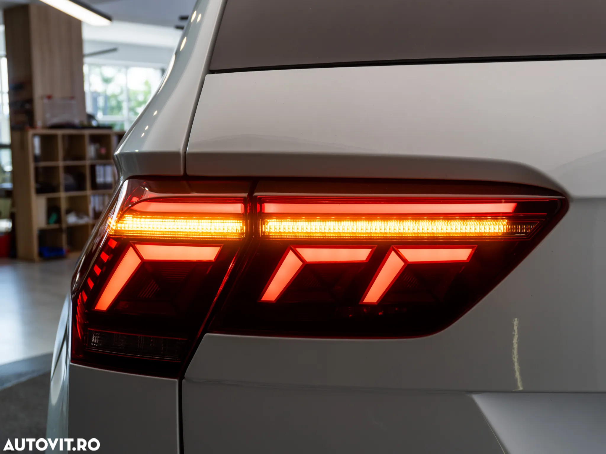 Volkswagen Tiguan 2.0 TDI SCR DSG R-Line - 13
