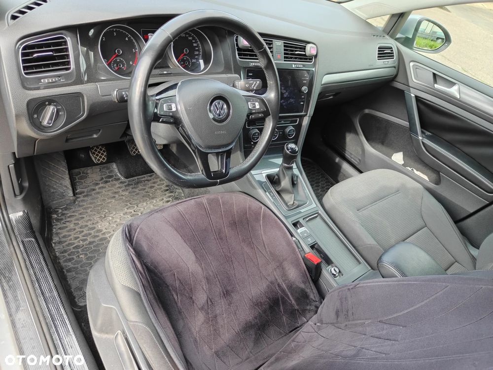 Volkswagen Golf - 5