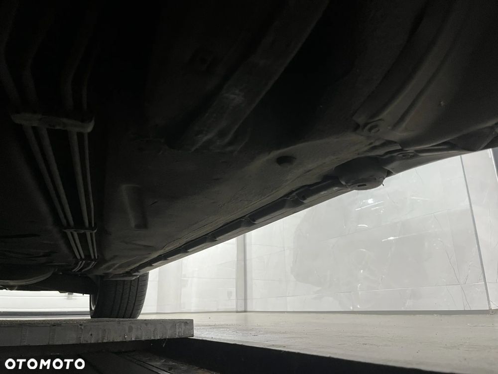 Mercedes-Benz Klasa E - 21