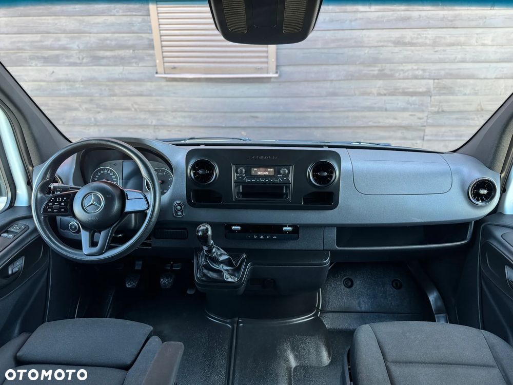 Mercedes-Benz Sprinter - 28