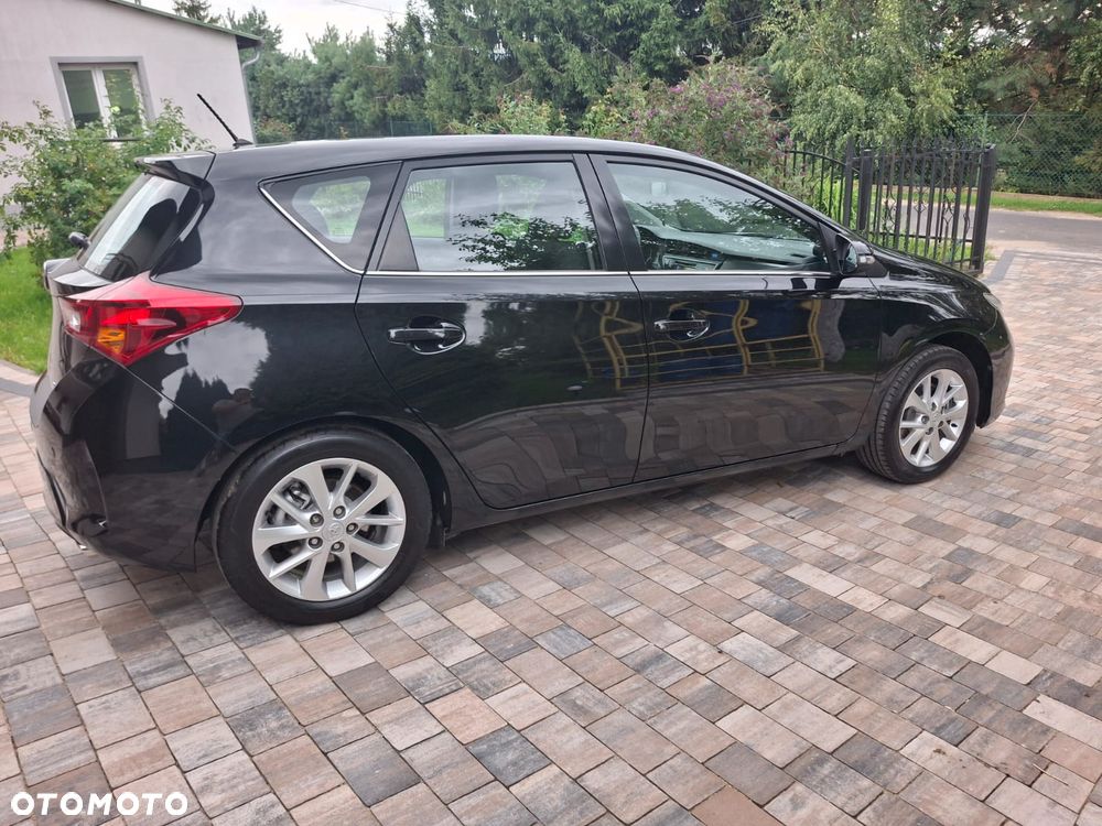 Toyota Auris 1.6 Valvematic Executive - 8