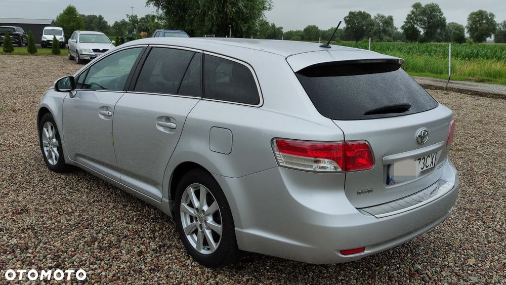 Toyota Avensis - 4