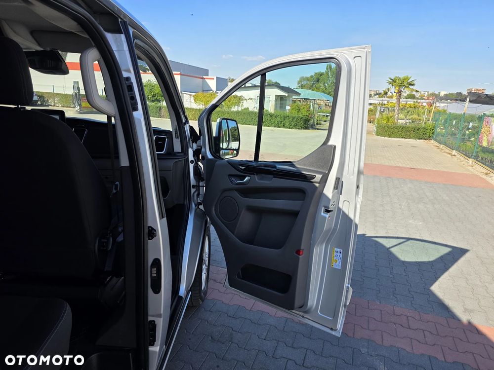 Ford TRANSIT CUSTOM - 11