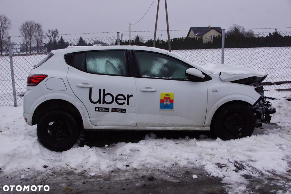 Auto na części - Dacia Sandero III Lift 1.0 TCE 91 KM H4D470 OV369 2024R Silnik Skrzynia Drzwi Błotnik Klapa Zderzak Lampa Lusterko Szyba Deska Kokpit Sterownik Moduł Czujnik Licznik Wyświetlacz Panel Kierownica - 3