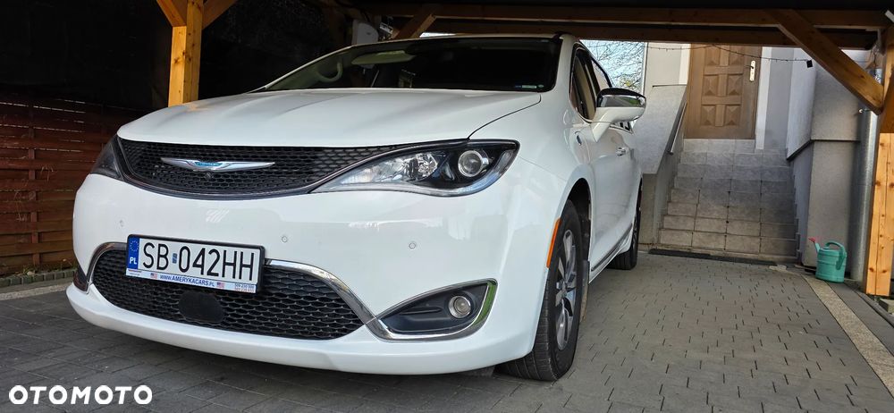 Chrysler Pacifica - 1