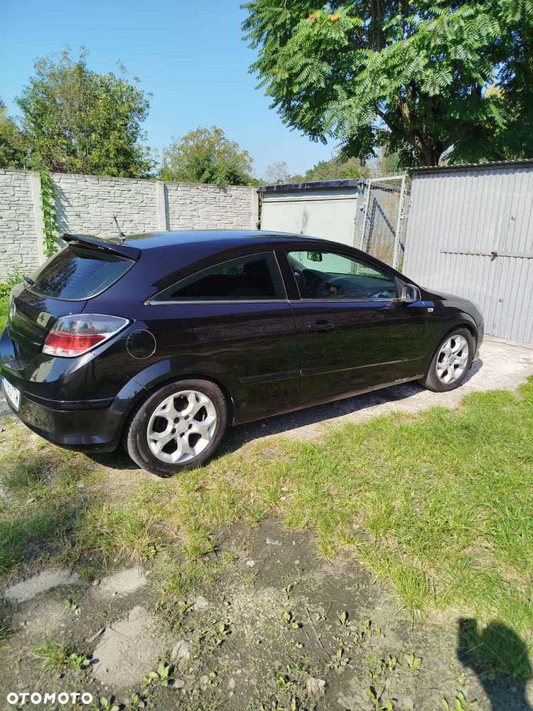 Opel Astra III GTC 1.8 Cosmo - 5