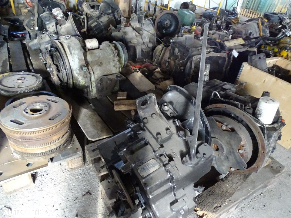 Cutie viteze Carraro TLB1 ,  Komatsu WB 93 R2 - 2
