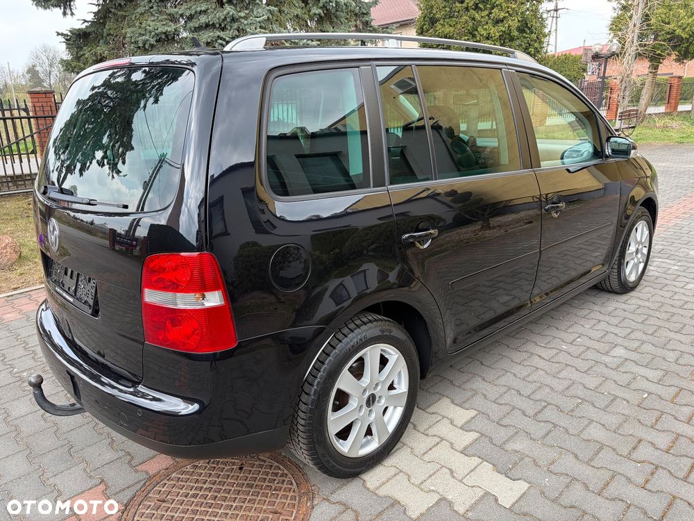 Volkswagen Touran 2.0 FSI Automatik Highline - 7