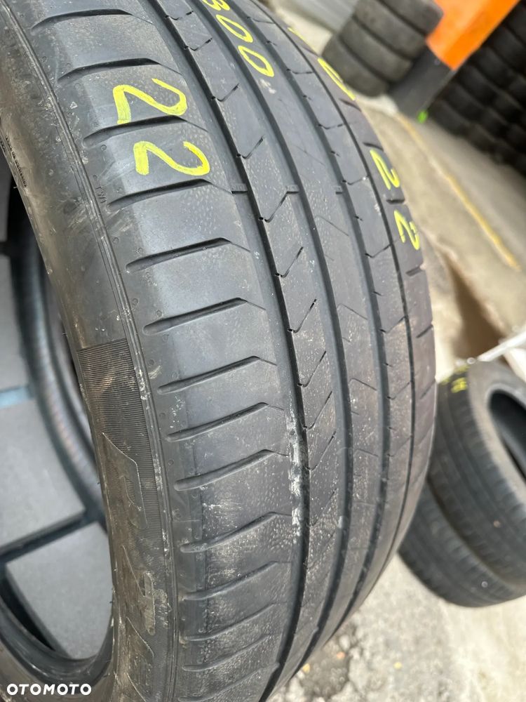 275/40X22 Pirelli - 3