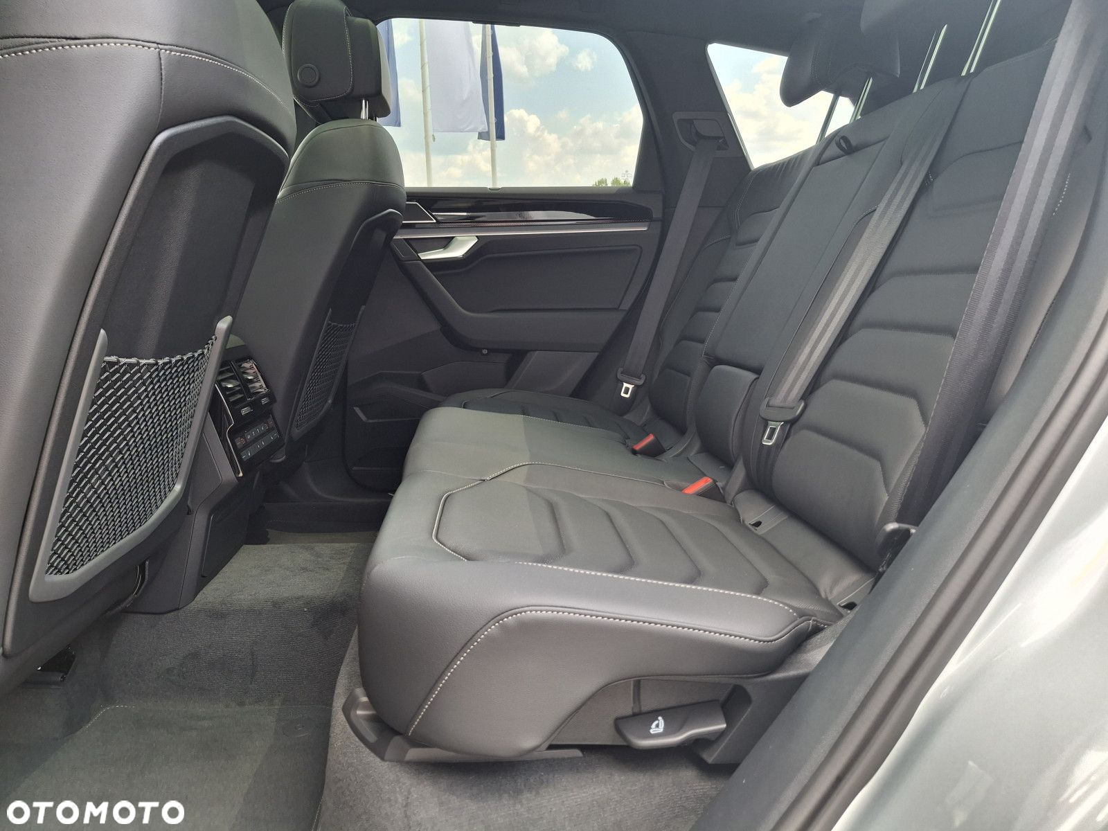 Volkswagen Touareg 3.0 V6 TDI 4Motion R-Line - 26