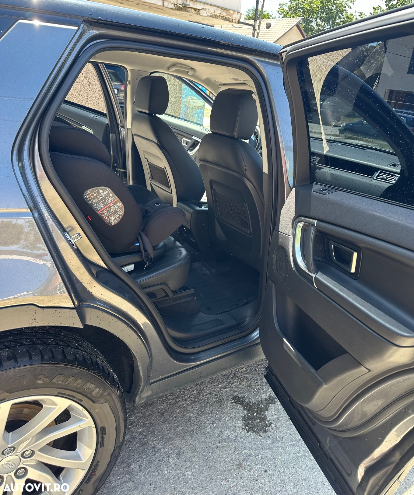 Land Rover Discovery Sport - 12