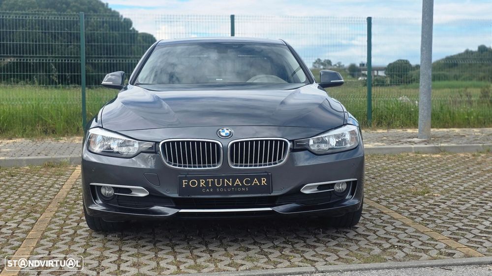 BMW 320 d Auto Line Luxury - 2