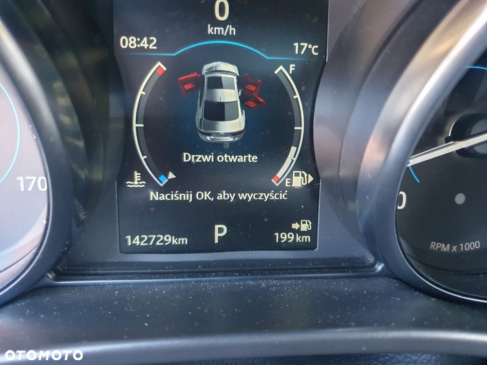 Jaguar XE 2.0 T R-Sport - 18