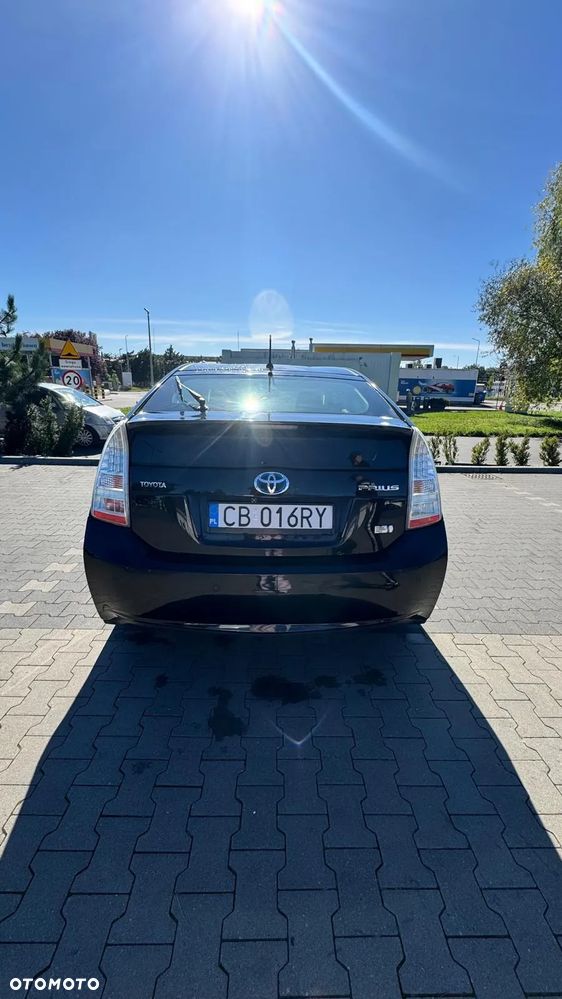 Toyota Prius - 4