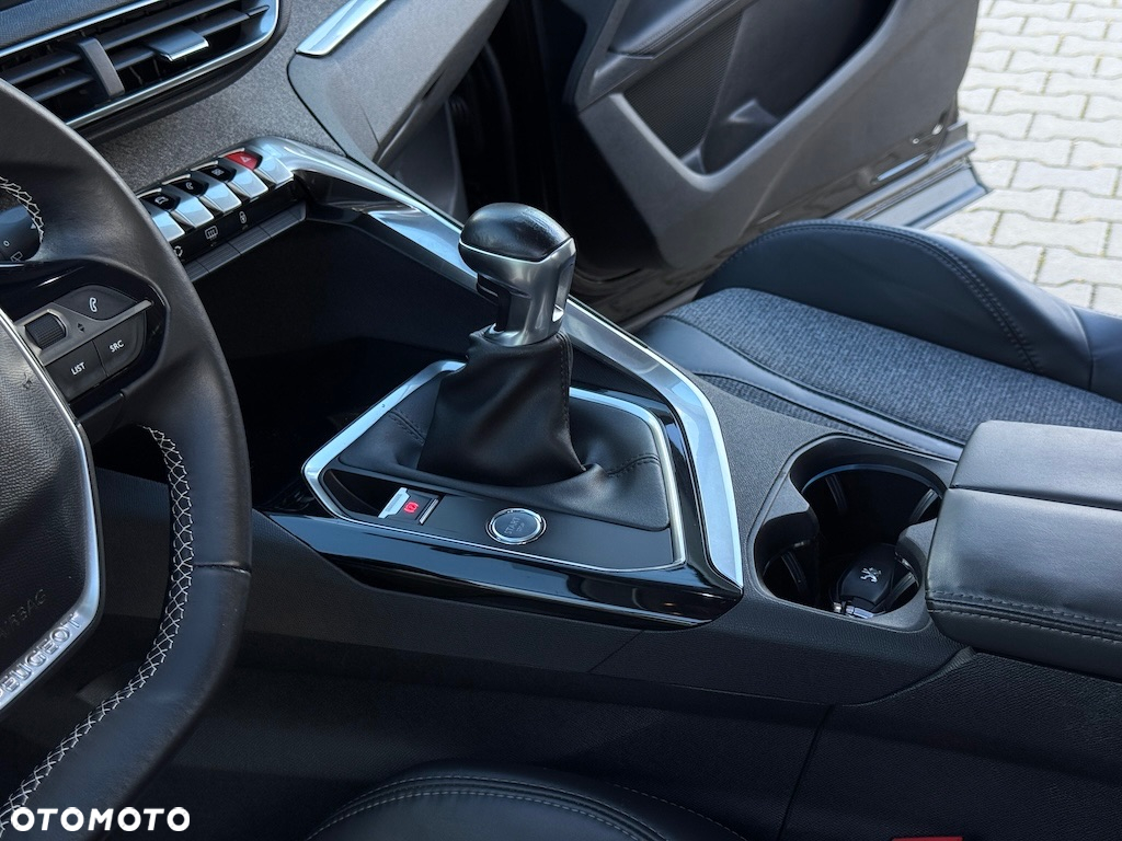 Peugeot 3008 1.6 BlueHDi Allure S&S - 28